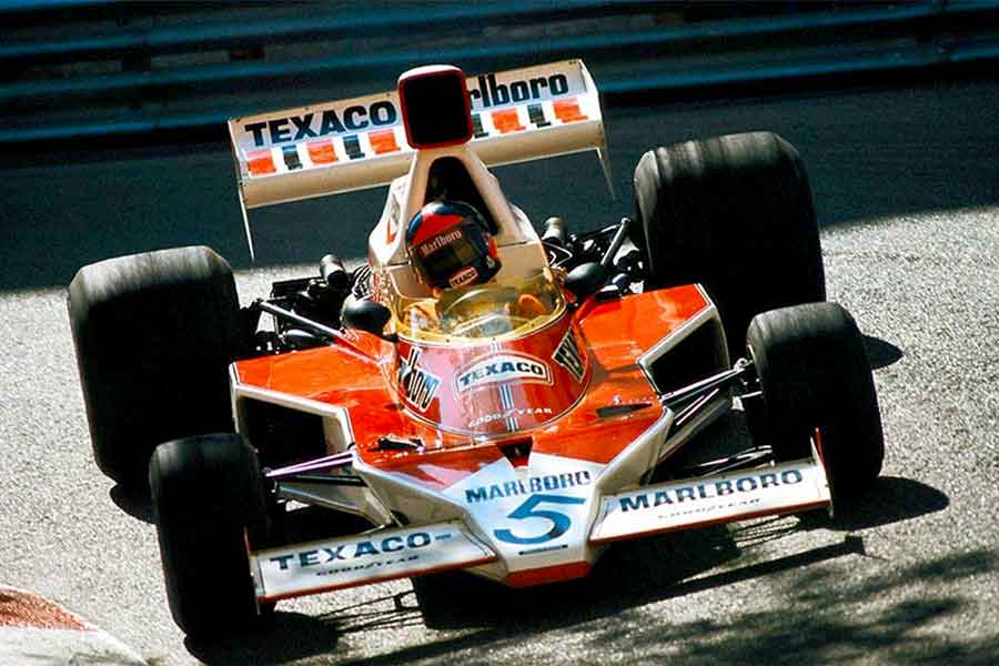 Fittipaldi in a M23 McLaren M23 Emerson Fittipaldi 1974